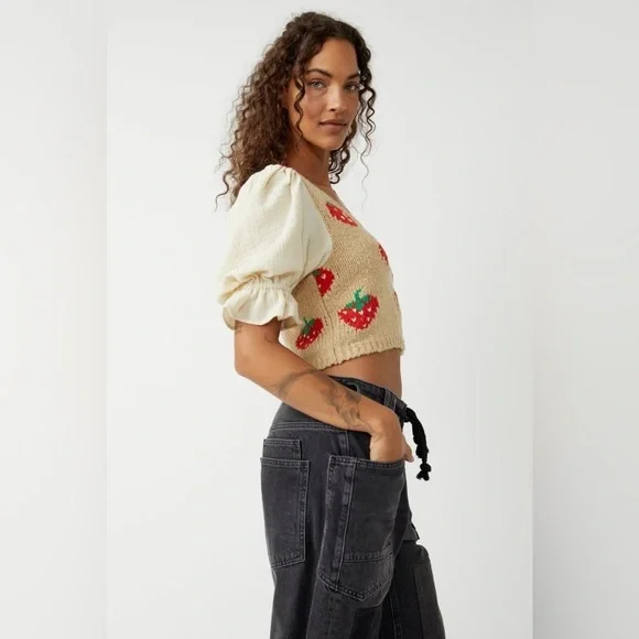 𝓯𝓹 Free People ~ Strawberry Jam Mixed Media Top - Picture 15 of 16